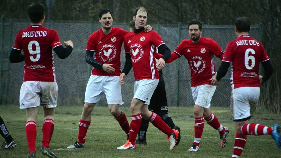 SEGERGLÄDJE - IGEN. Edsbruk bara vinner och vinner. Mot Rumskulla blev det 10-0 (!).
