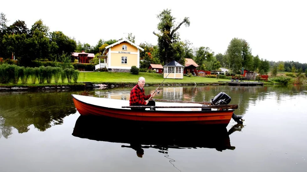 Anders är sedan fyra år granne med sin forna arbetsgivare Göta kanal och tar ambassadörsskapet, som det innebär att hyra kanalbolagets hus, på stort allvar.