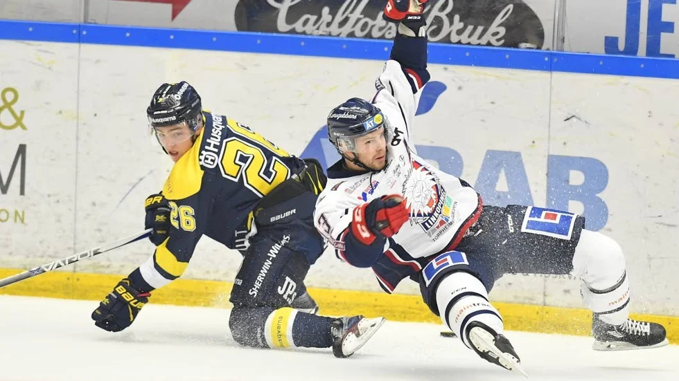 Blir det Erik Brännströms HV71 eller Andrew Gordons LHC som tar hem kvällens fajt i Kinnarps Arena?
