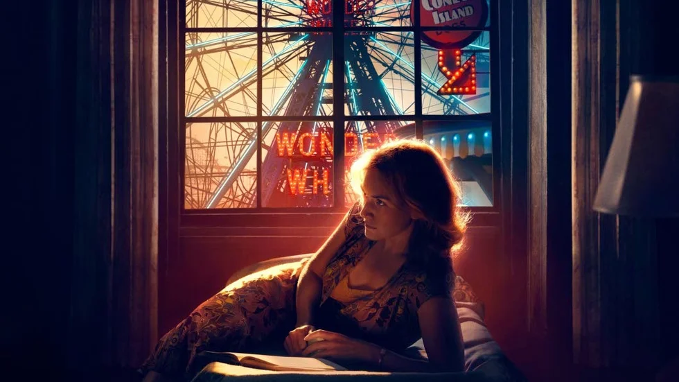 "Wonder wheel". Kate Winslet spelar huvudrollen i filmen som har premiär 22 december. Regissör är den ifrågasatte Woody Allen.