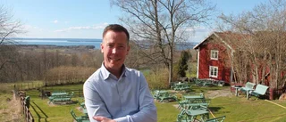 Han tar över Farfarstugan