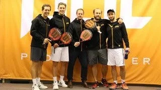 Padelspelare. Från vänster ses Jonas Björkman, Jonas Andersson, Rickard Detterberg, Henrik Söderberg och Månz Zelmerlöv.