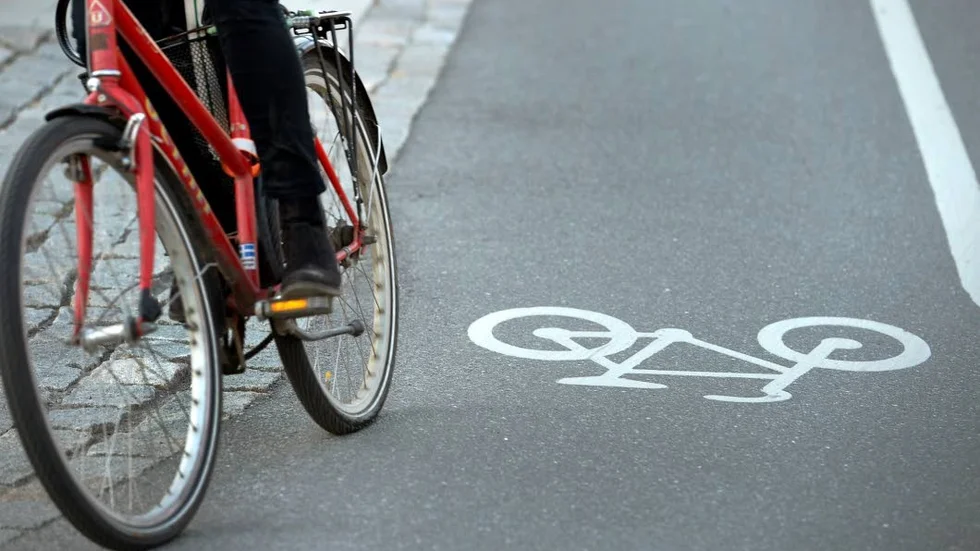 Kommunen söker bidrag till åtgärder som ska förbätra trafiksäkerheten och förbättra miljön.