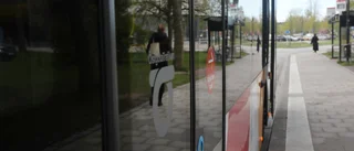Larm om giftämnen på bussar i länet – Motalachaufför kräktes
