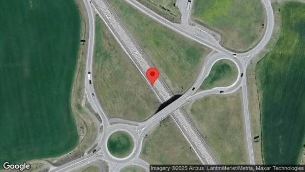 Trafiken påverkas av olja på vägen på väg 50