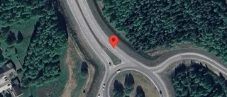 Stillastående fordon ger ett körfält blockerat på väg 506