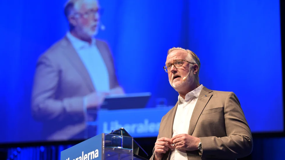 Liberalerna har gjort flera strategiska och ideologiska fel som lett till att de tappar väljare både till höger och vänster. Johan Pehrson (L) måste tänka om.