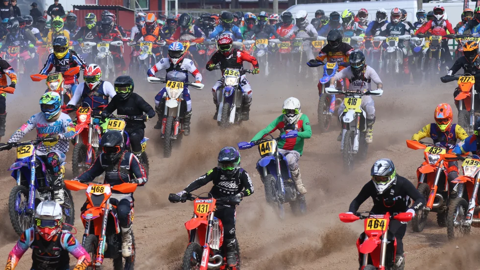 Årets första deltävling i SCCS i enduro lockade rekorddeltagande i Vimmerby. 
