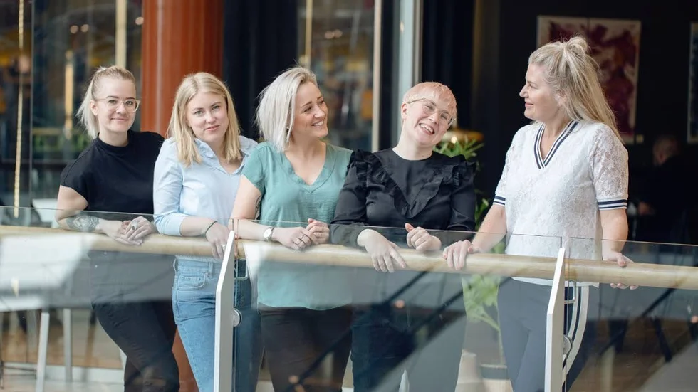 Signe Lindgren, Sanna Eriksson, Hanna Weinmar, Moa Lundqvist och Charlotta Wallstén arbetar tillsammans för att ge Gallerian Piteå ett lyft.