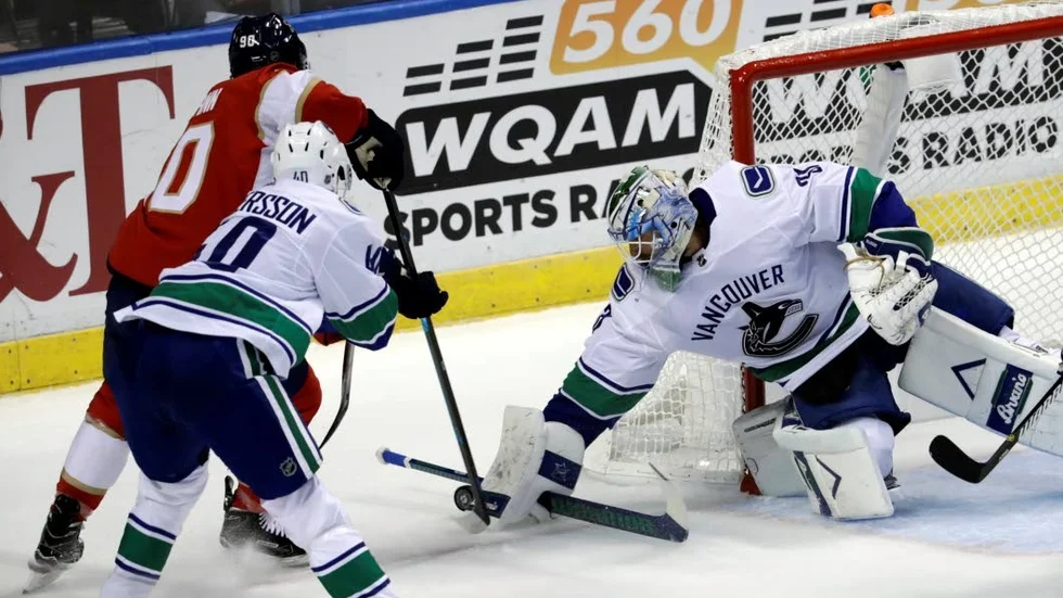 Anders Nilsson fortsätter att storspela i Vancouver Canucks mål. I nattens match mot Florida räddade han 24 av 26 skott.