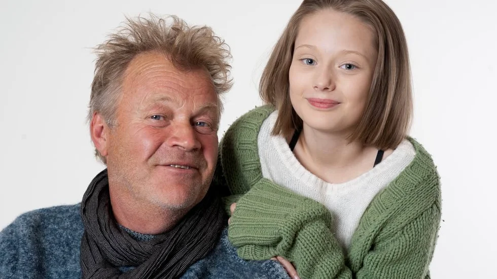 Pär Andersson och Freja Taavola har huvudrollerna i "Tonje i Glimmerdalen" där de spelar bästa kompisar. "Det var lite nervöst i början", säger tolvåriga Taavola från Luleå.