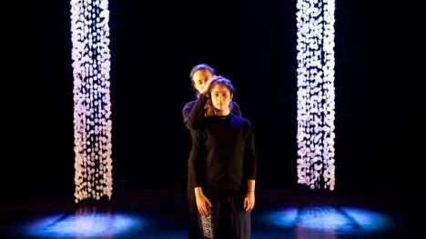 Teater Preview ungdomsteater gottsunda sätter upp Dansföreställning Min Mamma är en import från vänster lotta gahrton,Melody Sheikh,