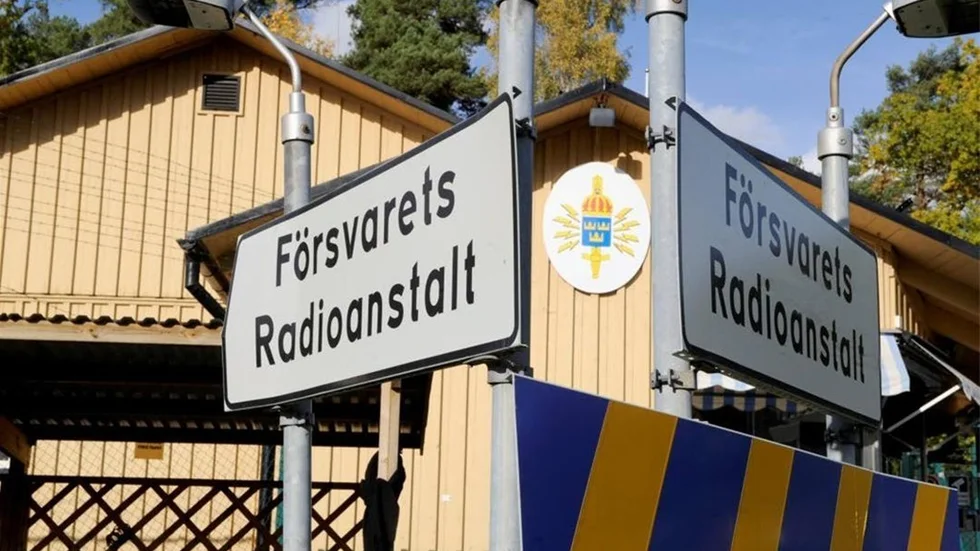 Försvarets radioanstalt. Byter information med amerikanska NSA.