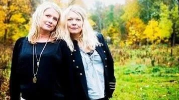 Lottis Sparrman och Anna Eklund, grundare av Happydress AB.
