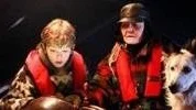 Eskil (Linus Oscarsson), Trinidad (Ann Petrén) och Trinidads hund Joshua (Rim).