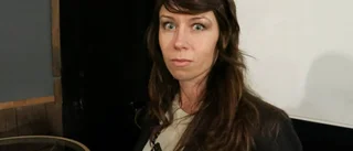 Applåder för Anna Odell på Fyris
