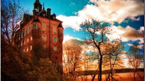 Wiks slott i höstljus, vinnare av Höstbildstävlingen 2013.