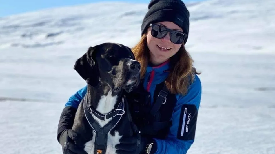 Carola Karlsson är mediaansvarig i Piteå brukshundklubbs draghundssektion. Hon ska även tävla på SM tillsammans med hunden Zero. Tävlingarna pågår mellan torsdag och söndag. (Arkivbild)