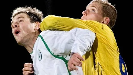Robert Åhman Persson fick en tuff första säsong i Viborg. Nu talar han ut om livet som proffs i Danmark.