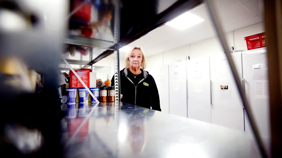 Behovet av stöd från Matlaget har ökat. Samtidigt minskar matsvinnet och därmed antalet varor från livsmedelsbutikerna. "Folk hamstrar på grund av kriget", säger Carina Helmisdotter, verksamhetsansvarig.