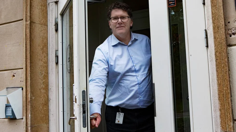 Eric Wahlberg har gjort en lång resa från extrajobbet som sjukvårdsbiträde till högsta chef för Akademiska sjukhuset. Det är viktigt att sätta patientens behov i fokus, säger han.