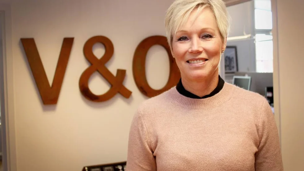 ”Ja har mött delar av personalen och jag ska ta mig runt och besöka alla ställen så de inte bara är namn på kartan” säger Lotta Tronêt ny förvaltningschef vid vård- och omsorgsförvaltningen.