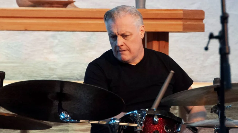 Trummisen Joakim Ekberg ingår i Trio X som besöker Örbyhus i mars.