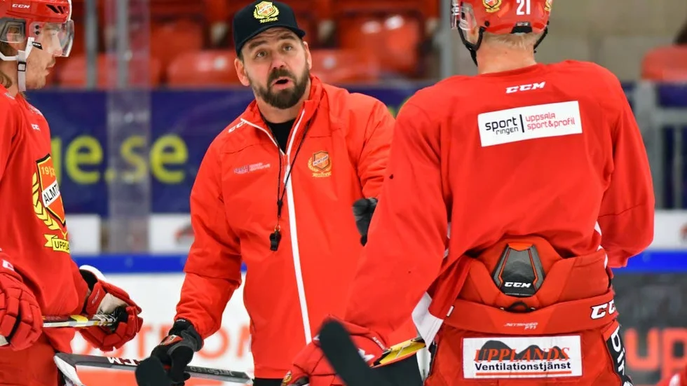 Almtunatränaren Nichlas Falk och hans lag får försöka ladda om för spel i kvalserien.
