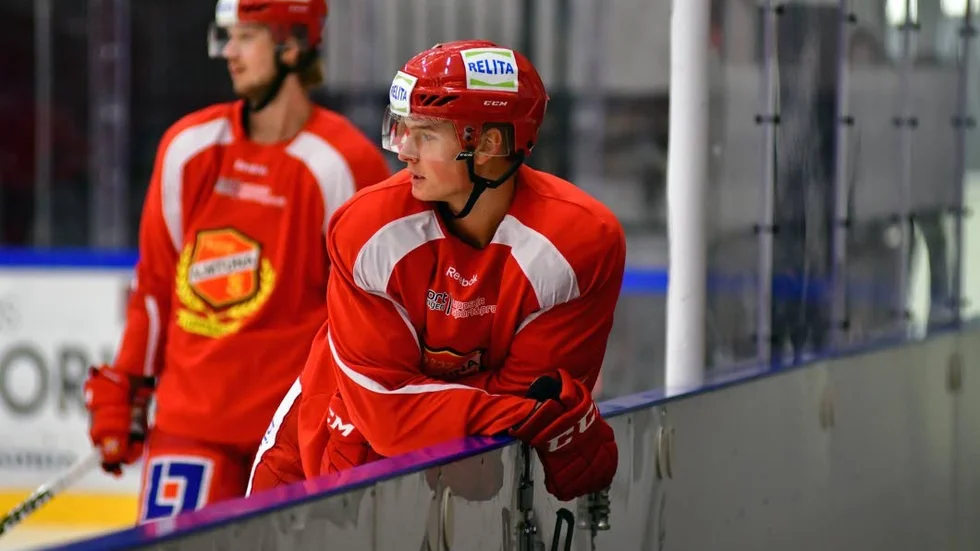 Gustav Lindströms nypåskrivna NHL-kontrakt kommer att ge Almtuna sköna slantar.