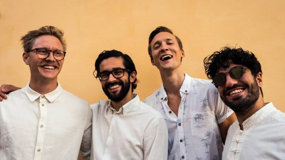 Nils Öberg, Feria Hikmet, Anthony Bachtiar och Pedram Effati har all anledning att se glada ut. Flera spelningar, bland annat på Kulturnatten, är inbokade plus att ny ep:n "Vivid Colours" släpps i dagarna.