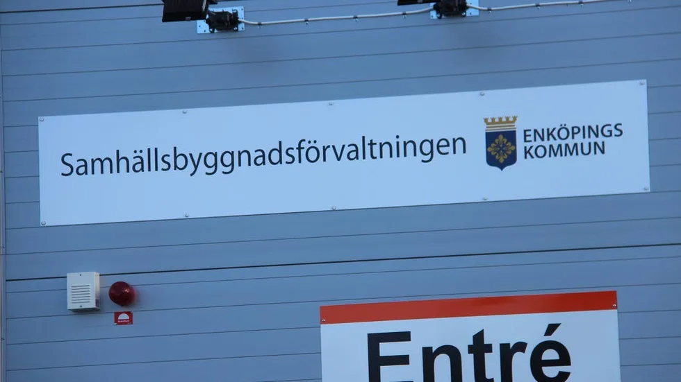Tillfälligt grus i maskineriet i Enköping, enligt Anna-Lena Holmström.