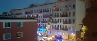 Flerfamiljshus fick evakueras vid brand