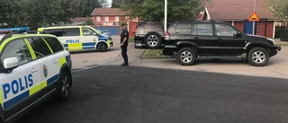 Ung man skjuten i båda benen