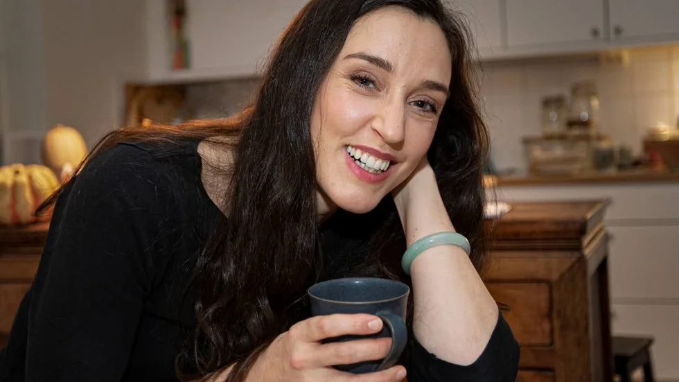 Under en stor del av de senaste 18 åren har journalisten Hanna Sahlberg levt kinesiskt vardagsliv. Det har hjälpt henne förstå vad landets människor känner.