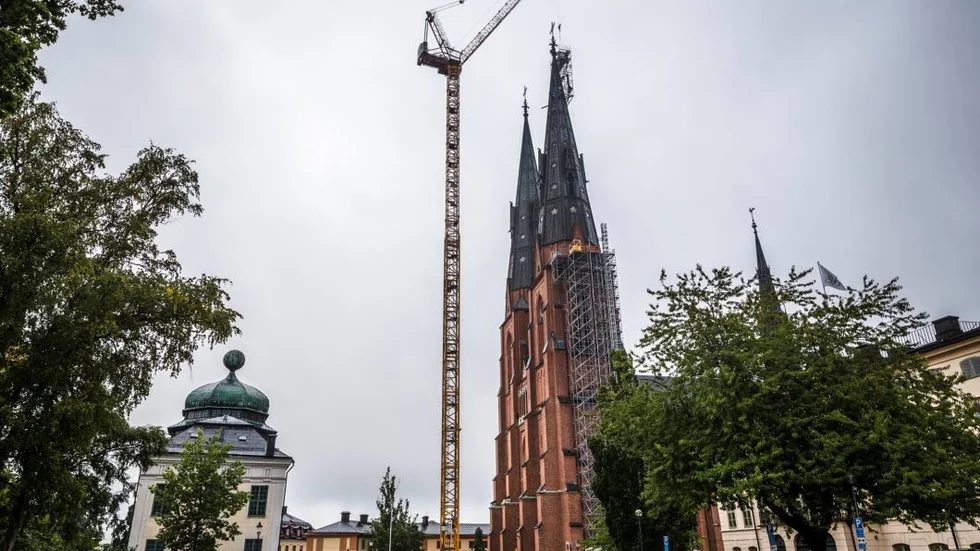 Byggnadsställningen är 90 meter lång.
