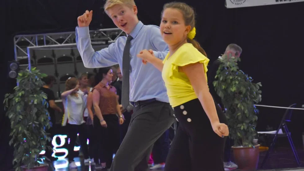 VINNARE. August Selgeryd och Hanna Ardbäck knep förstaplatsen på hemmaplan.