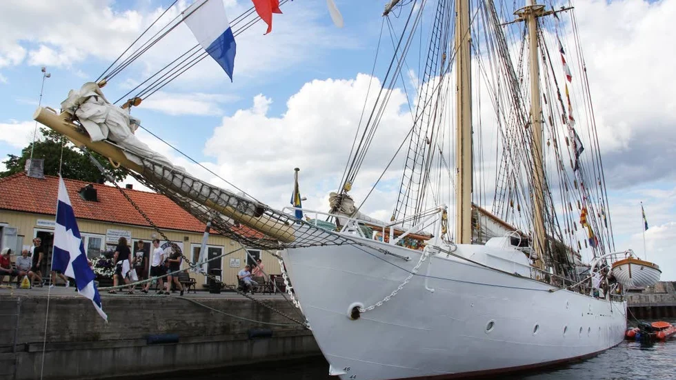 Jubileum. HMS Gladan och systerfartyget Falken firade 70 år tidigare i sommar.