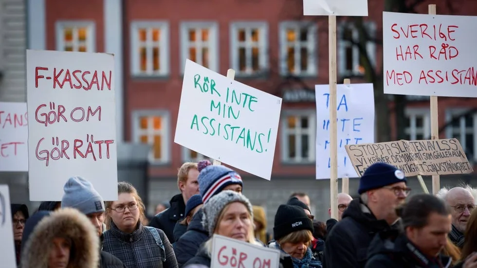 Utsatt grupp. Inskränkningar i assistansreformen drabbar de allra svagaste, skriver Annika Eriksson Sinclair. Bilden tagen vid en demonstration i december.