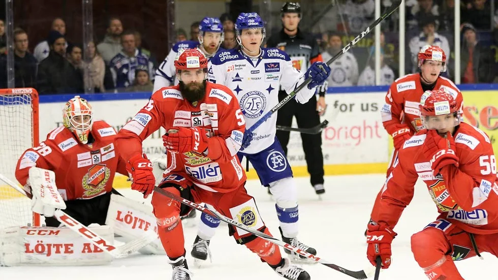 Backgiganten. Per Svensson med sitt stora skägg var matchens lirare när Almtuna besegrade Leksand. Han var överallt på planen och spelade mest av alla spelare.