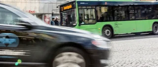 Nu tvingas flera välja bort bussen