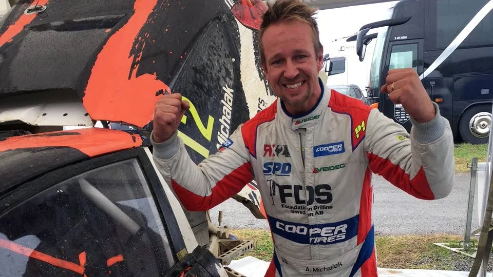 Framgång. Almungebon Anders Michalak efter finalplatsen i rallycross-EM i Frankrike.