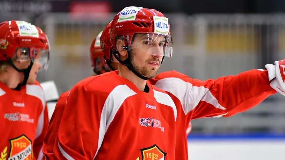 Högt betyg. Albin Lundin, här under torsdagens träning i Gränbyhallen, och hans Almtuna fick 3,7 poäng av tränarparet Marcus Ragnarsson och Martin Gudmundsson.