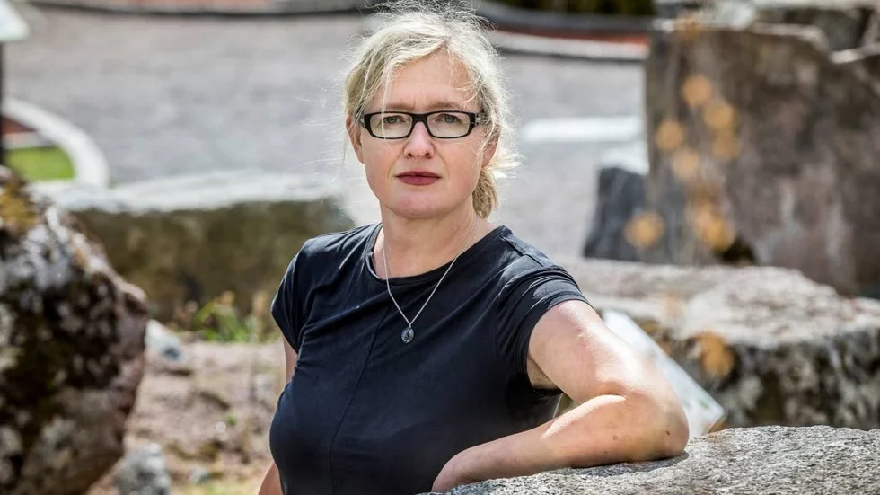 Uppsalaförfattaren Mia Öström lärde sig skrivardisciplin på ett tidigare jobb som copywriter. Nu ger hon ut sin andra ungdomsroman, "Vakuum".