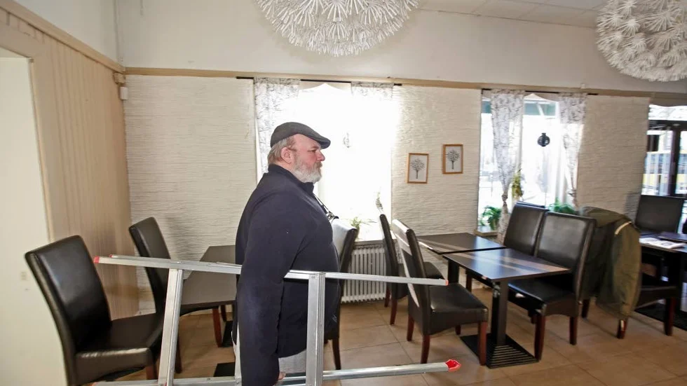Jobb. Det är mycket att tänka på innan portarna kan slås upp till Stinsen Mat och Bar som öppnar på fredag.