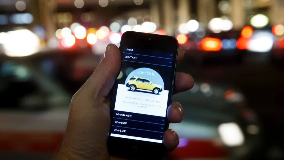 Uber startar sin apptjänst i Linköping och Norrköping. Det ses inte med blida ögon av taxichaufförer som jobbar på de olika taxibolagen i Linköping.