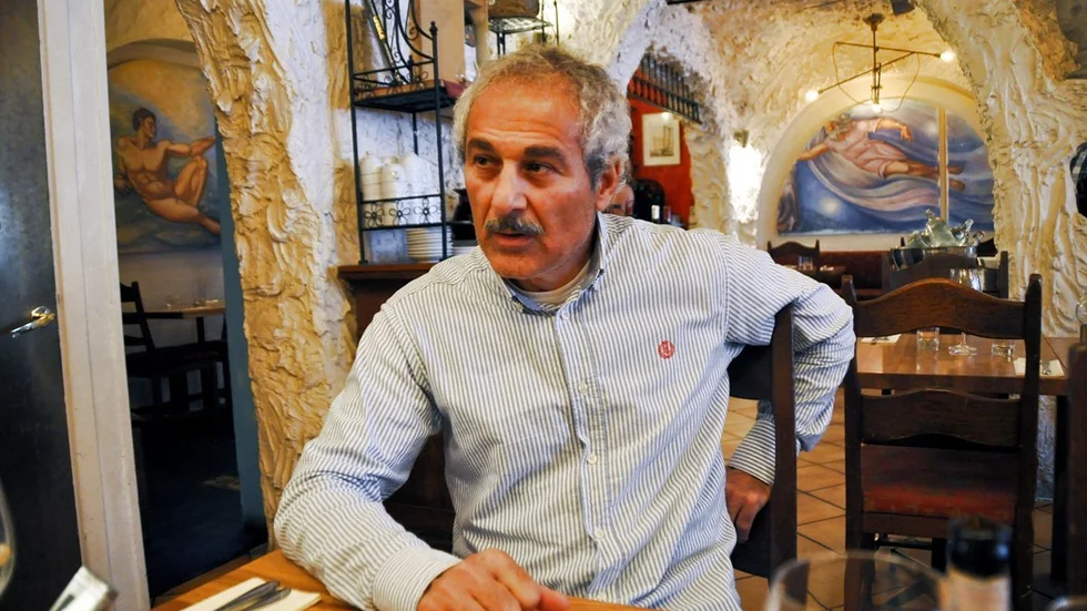 Michel Kotsamboikidis har drivit restaurang Olympia i över 30 år. Han tror att nyckeln har varit professionella yrkesmänniskor. Foto: Truls Prytz