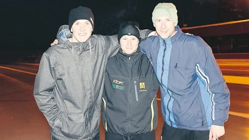 Deras andra hem. Alexander Sannikov, Mikhail Mochov och Alexander Usyantsev tillbringar mycket tid på bandybanan i Målilla.