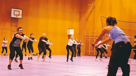 Zumba är enkel, okomplicerad, dansant och rolig motionsform. I går var det premiär i Silverdalens sporthall.