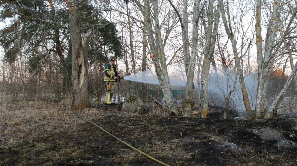 Årets kanske första gräsbrand.