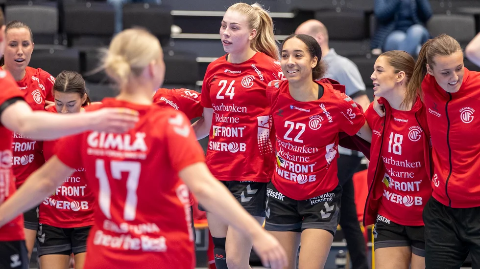 Flavia Johansson (nummer 22) har fått sitt stora genombrott i Guif och ser ut att stanna i klubben ytterligare en säsong.